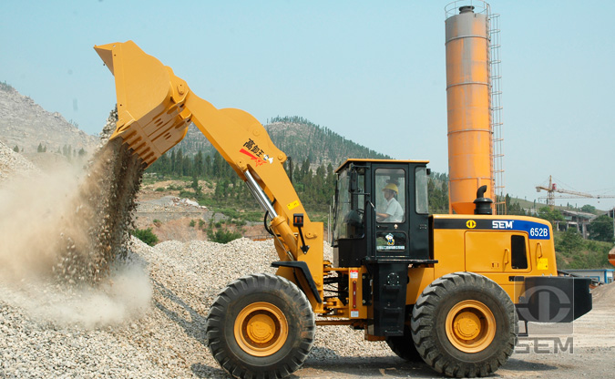 扬州装载机出租与工程机械研发 助力建设与创新并行